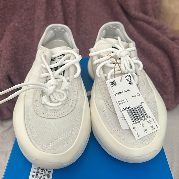 NWT adifoem trxn size 5.5 men size 7 women’s - Picture 1 of 6